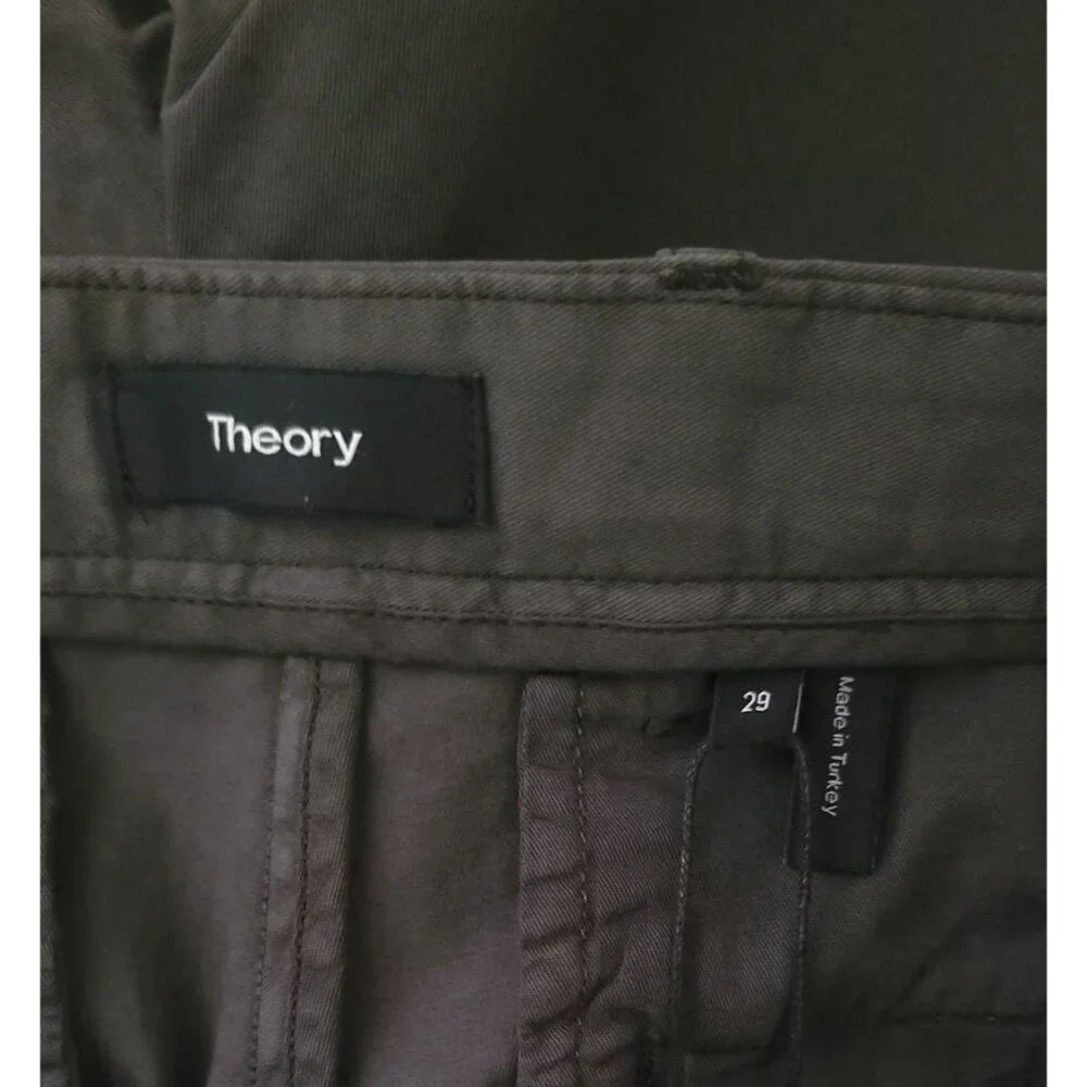 NWT Theory ZAINE Ash Gray Cotton Blend Stretch Flat Front Shorts Men's 29 x 7 - Picture 3 of 7